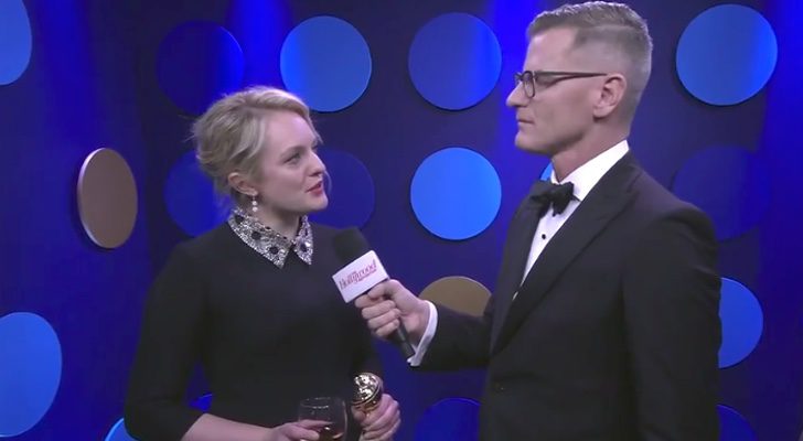 Elisabeth Moss durante su entrevista tras la gala de premios de los Globos de Oro