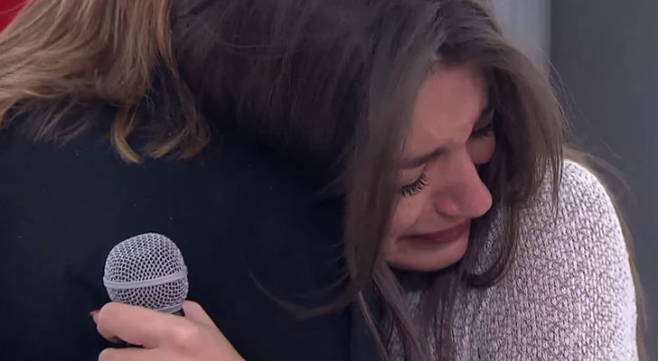 Ana Guerra llora tras cantar "Por debajo de la mesa" en 'OT 2017'