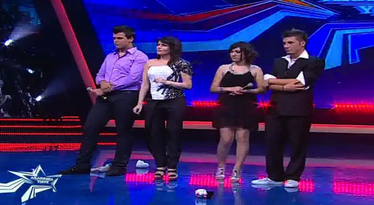 Los concursantes de 'Akademia e yjeve' escuchan la valoración del jurado