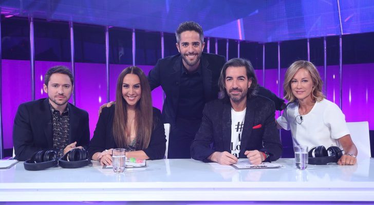 Los miembros del jurado de 'OT 2017' con Roberto Leal en la Gala 11