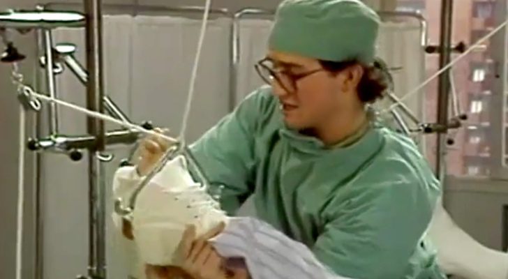 Javier Cámara como camillero en 'Eva y Adán, agencia matrimonial'