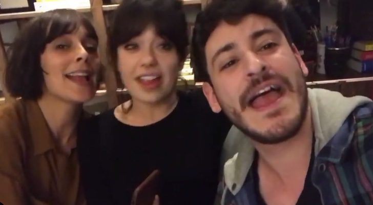 Cepeda junto a Anna Castillo y Belén Cuesta