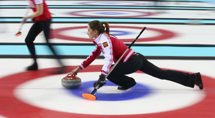 Curling, uno de los deportes que se pueden disfrutar durante los Juegos Olímpicos de Invierno