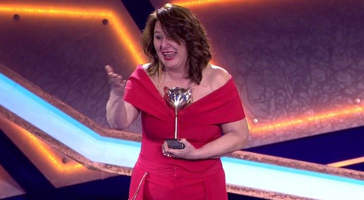 Adelfa Calvo con el Premio Feroz 2018 a Mejor Actriz de Reparto