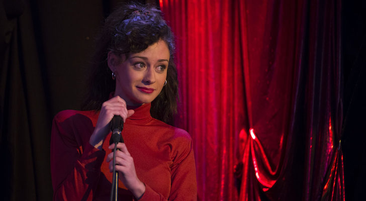 Karina canta en el primer capítulo de la decimonovena temporada de &#39;Cuéntame cómo pasó&#39;