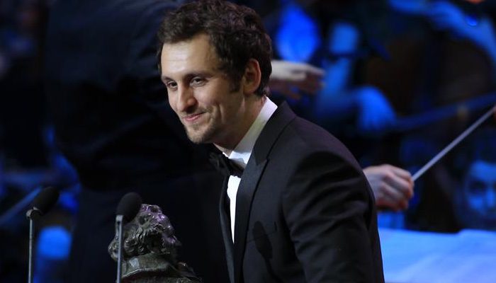 Raúl Arévalo recogiendo el Goya a mejor película