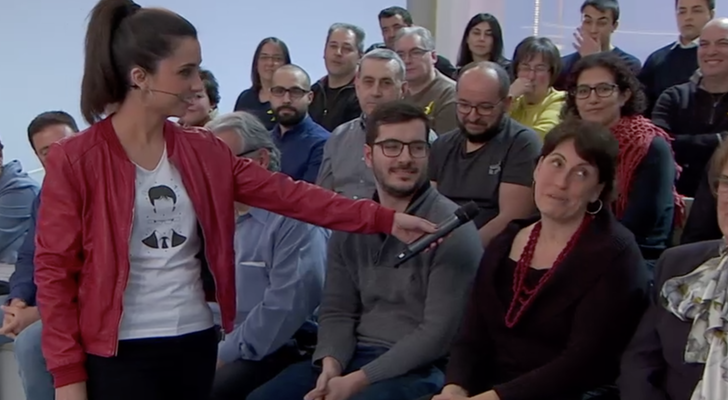 Laura Rosel con su camiseta independentista
