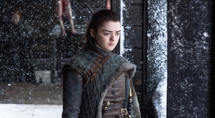 Maisie Williams interpretando a Arya Stark de 'Juego de Tronos' en Invernalia