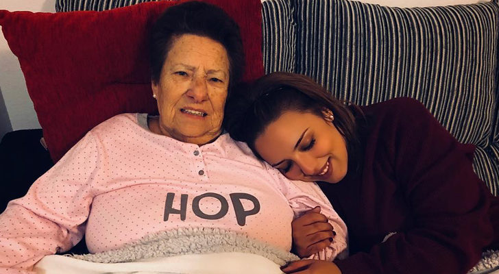Lorena Edo y su abuela