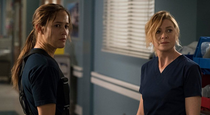 Jaina Lee Ortiz y Ellen Pompeo como Andy y Meredith