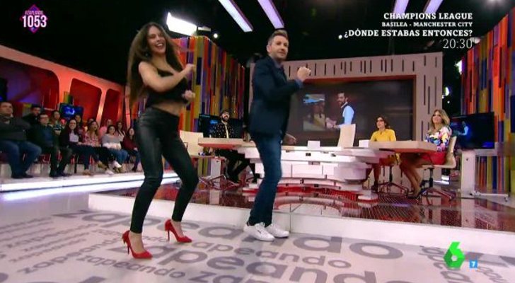 Cristina Pedroche y Frank Blanco bailan en 'Zapeando'