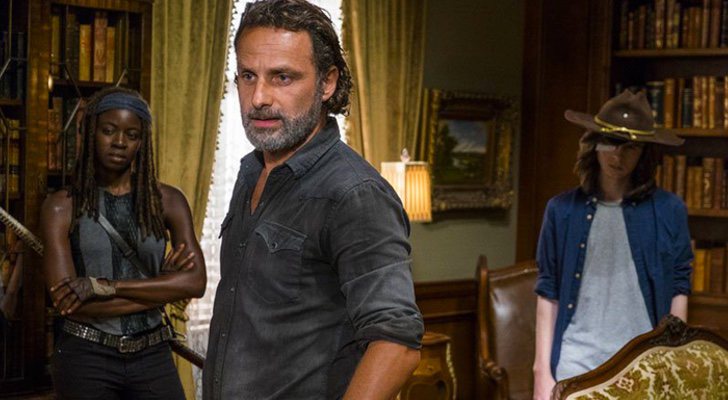 Danai gurira, Andrew Lincoln y Chandler Riggs en 'The Walking Dead'
