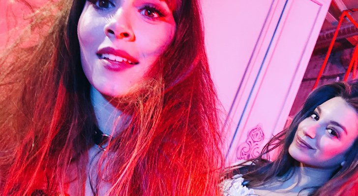 Aitana y Ana Guerra en la grabación del videoclip de "Lo Malo"