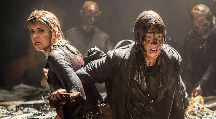 Kim Dickens y Jenna Elfman en 'Fear The Walking Dead'