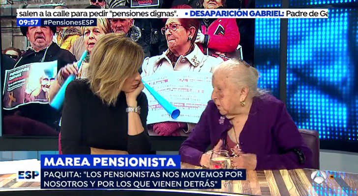 Susana Griso en la entrevista con la pensionista Paquita en 'Espejo Público'