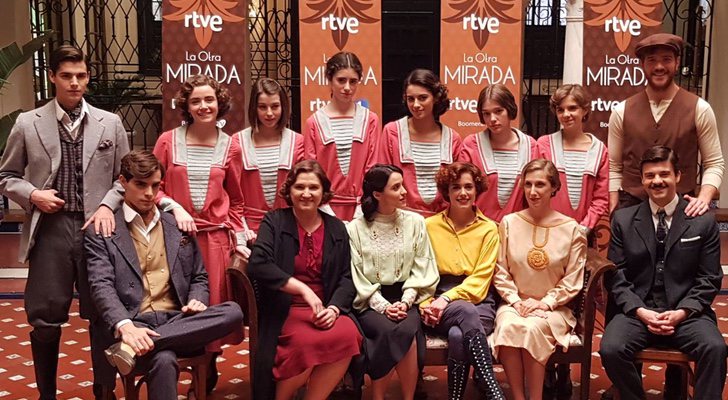 El reparto de 'La otra mirada' en la presentación de la serie