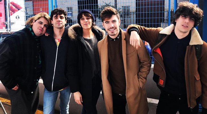 Brays Efe, Javier Ambrossi, Belén Cuesta, Roi Méndez y Javier Calvo en el rodaje de 'Paquita Salas'