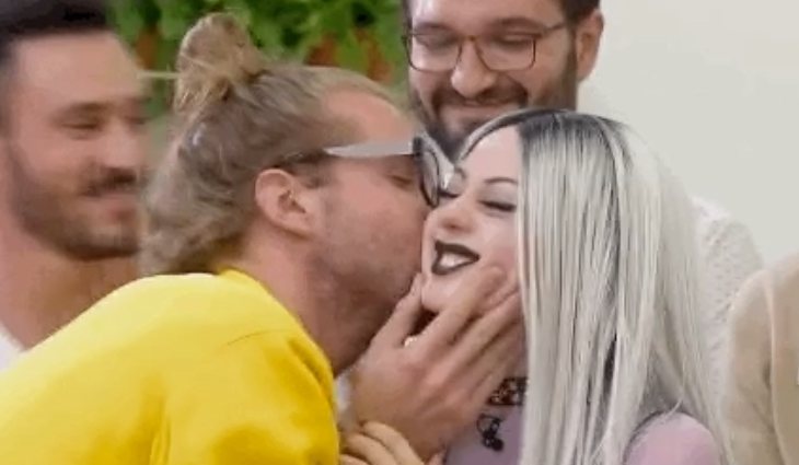 Eduardo quiso abrazarse con Mahi tras saber que era repescado de 'Maestro de la costura'