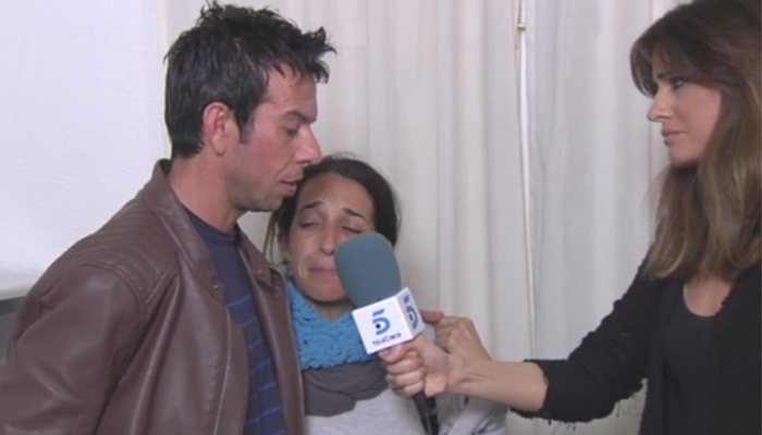 Isabel Jiménez entrevista a los padres de Gabriel para 'Informativos Telecinco'