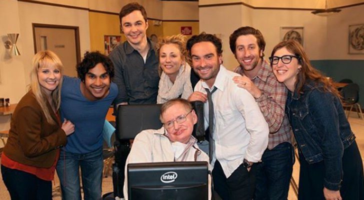 El elenco de 'The Big Bang Theory' con Stephen Hawking
