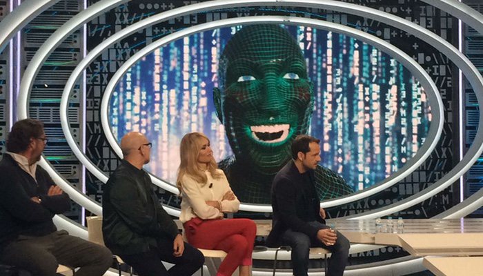 Wireless José en la pantalla del plató de 'WifiLeaks'