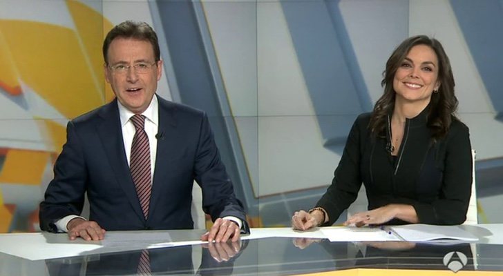 Matías Prats y Mónica Carrillo en 'Antena 3 Noticias fin de semana'