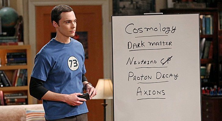 Sheldon Cooper no se se separa de su pizarra en 'The Big Bang Theory'
