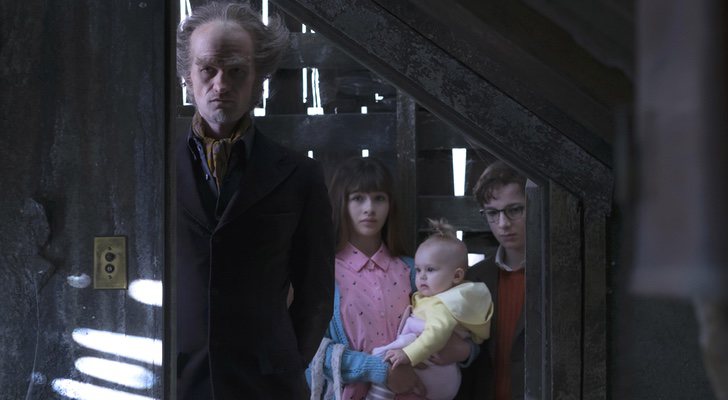 Neil Patrick Harris, Malina Wissman y Louis Hyne en &#39;Una serie de catastróficas desdichas&#39;