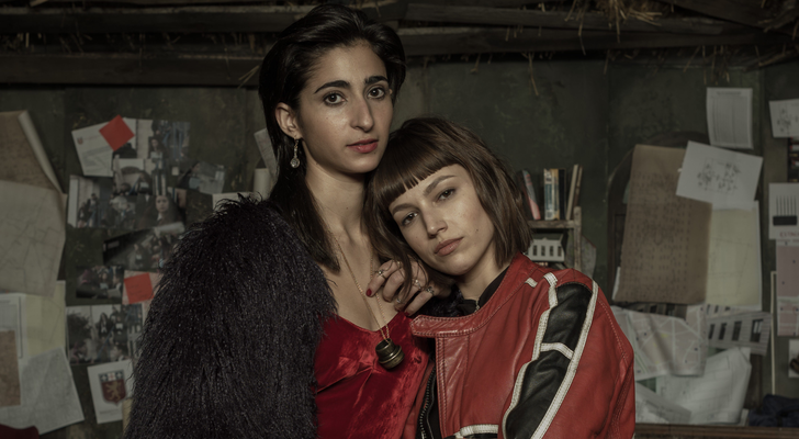 Alba Flores y Úrsula Corberó