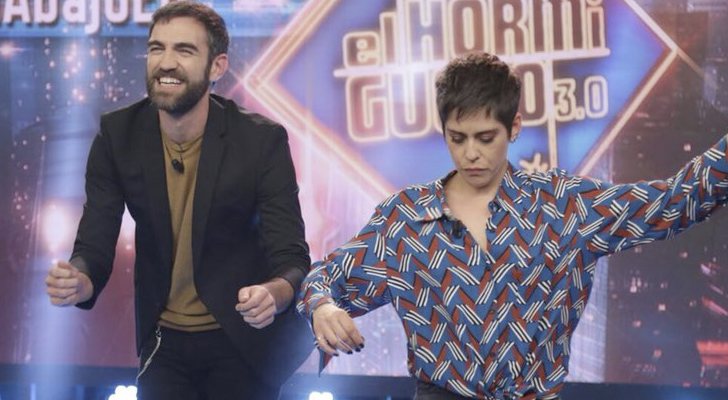 Jon Plazaola y María León en 'El hormiguero'