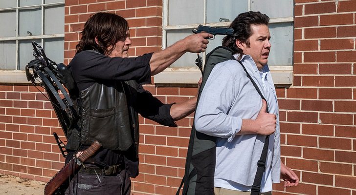 Daryl retiene a Eugene en 'The Walking Dead'