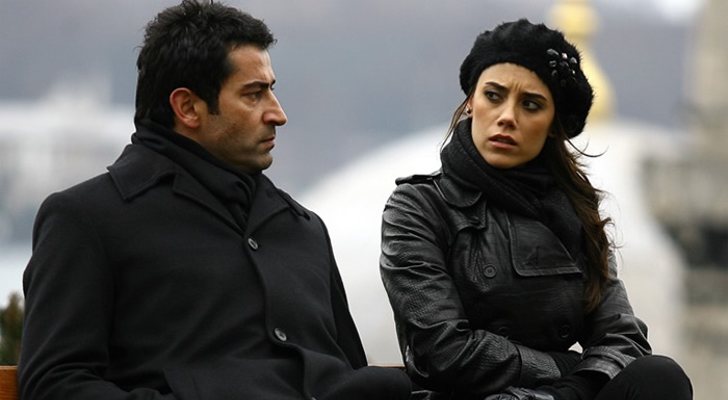 Kenan Imirzalioglu y Cansu Dere en &#39;Ezel&#39;