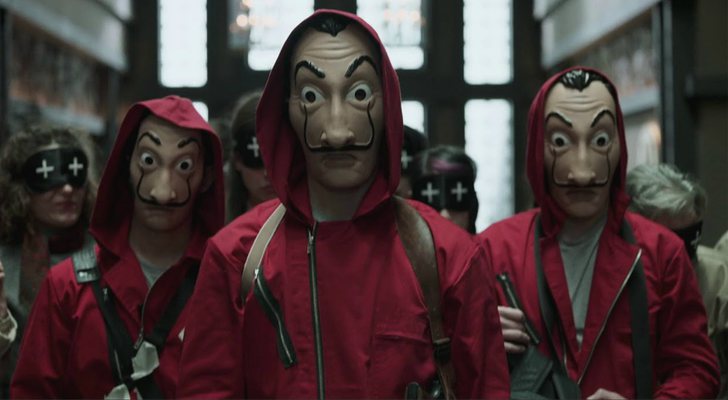 Actores de &#39;La casa de papel&#39; con máscaras