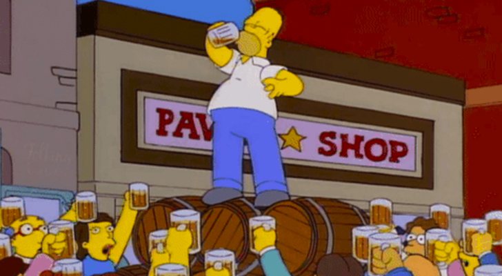Homer disfrutando de la cerveza en 'Los Simpson'