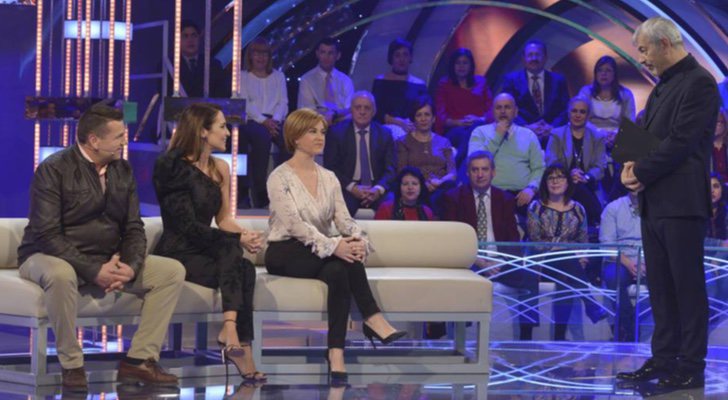 Los invitados y Carlos Sobera en uno de los programas de 'Volverte a ver'