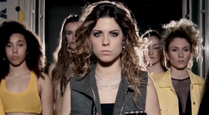 Miriam Rodríguez en el videoclip de "Hay algo en mí"
