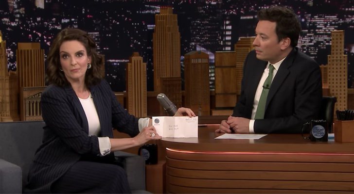 Tina Fey con Jimmy Fallon en 'Tonight Show'