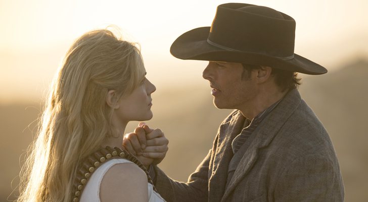Dolores y Teddy en la segunda temporada de 'Westworld'