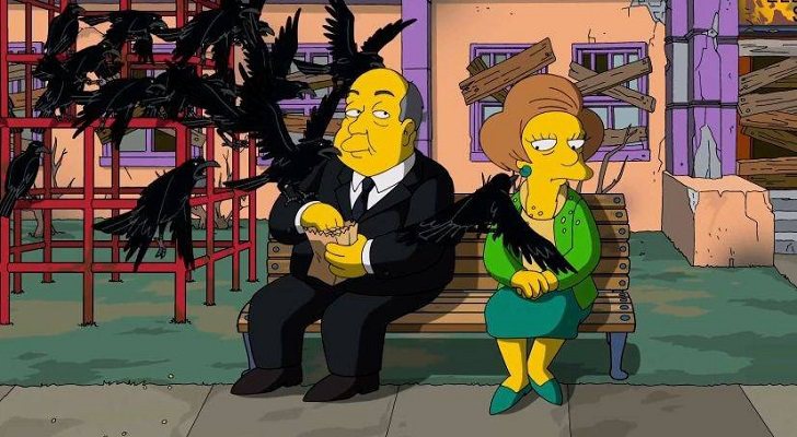 Alfred Hitchcock y Edna Krabappel en 'Los Simpson'