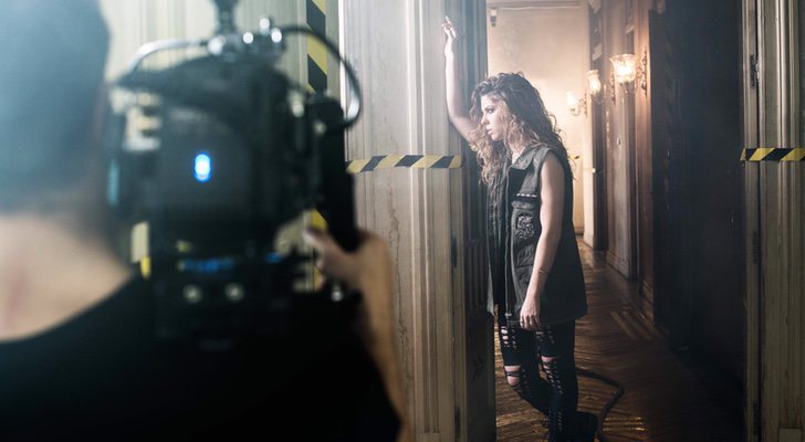 Miriam en el rodaje del videoclip de "hay algo en mí", canción de 'Vis a vis'