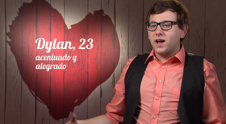 Dylan en la sala de decisiones de 'First Dates'