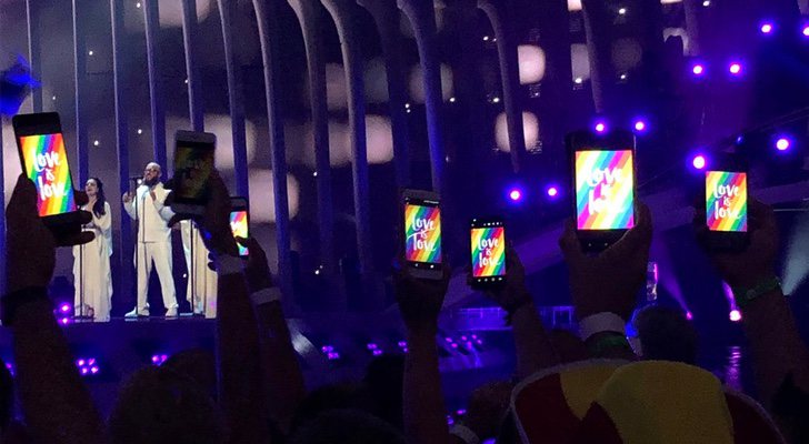 La reacción del público de la segunda semifinal de Eurovisión 2018 ante la prohibición de las banderas LGTB