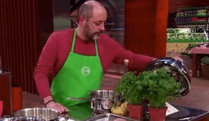 Jon levantó una campana que no debía y descubrió el plato de 'MasterChef 6'