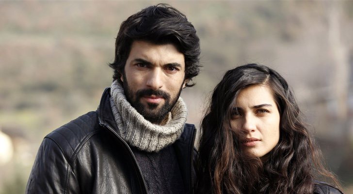 Engin Akyüreken y Tuba Büyüküstün