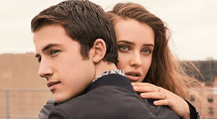 Dylan Minnete y Katherine Langford, protagonistas de 'Por 13 razones'