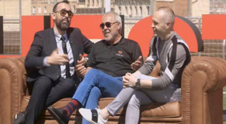 Risto Mejide junto a Andrés Iniesta y su padre, durante una grabación de 'Chester'