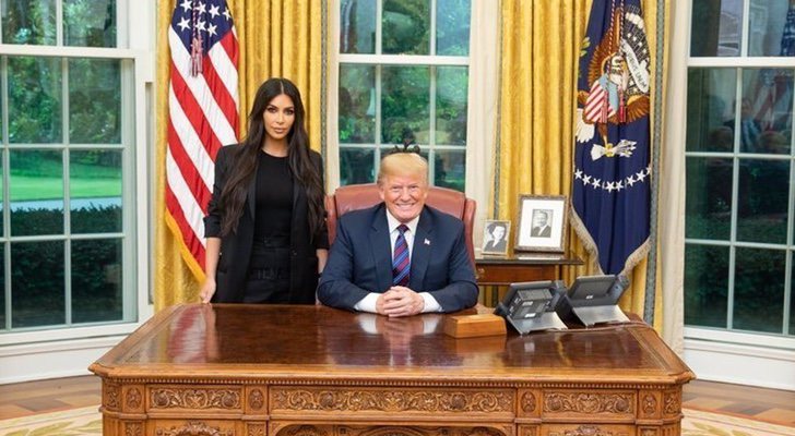 Kim Kardashian y Donald Trump en la Casa Blanca