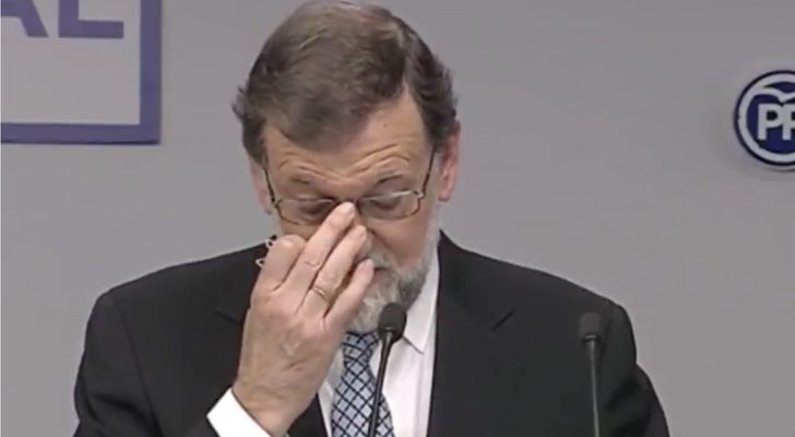 Rajoy, emocionado durante su comparecencia para anunciar su dimisión