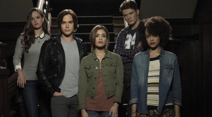 Protagonistas de 'Ravenswood'
