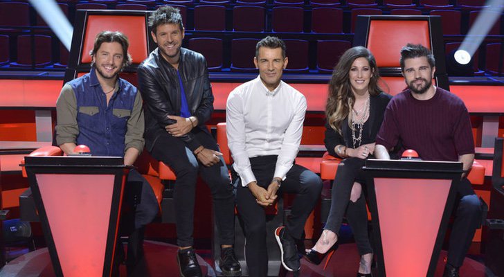 Jesús Vázquez con los coaches de la última edición de 'La Voz'